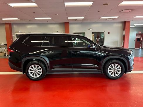 Certified 2024 Toyota Grand Highlander AWD image 3