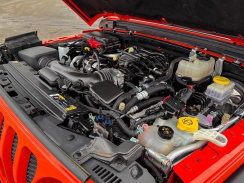 Used 2023 Jeep Wrangler Sport S image 36