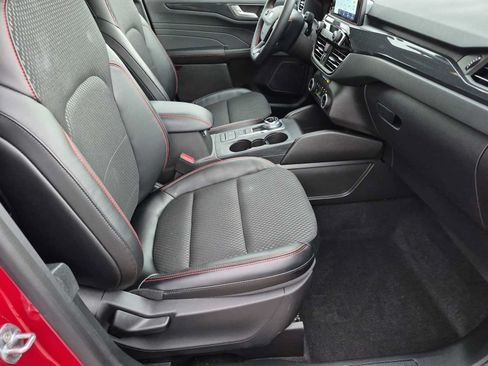 Used 2025 Ford Escape ST-Line w/ Cold Weather Package FWD image 20