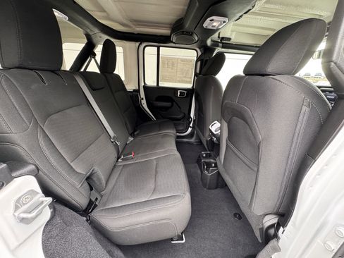 Used 2018 Jeep Wrangler Unlimited Sport S image 27