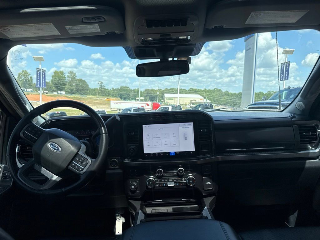 Used 2023 Ford F350 Lariat w/ Lariat Ultimate Package AWD/4WD image 13