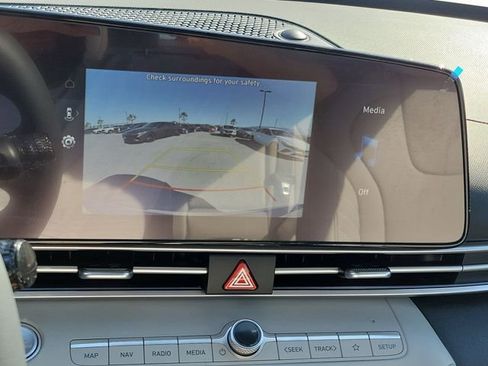 New 2026 Hyundai Elantra Limited FWD image 12
