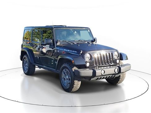 Used 2015 Jeep Wrangler Unlimited Rubicon w/ Connectivity Group image 4