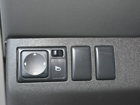 Used 2010 Nissan Xterra S image 24