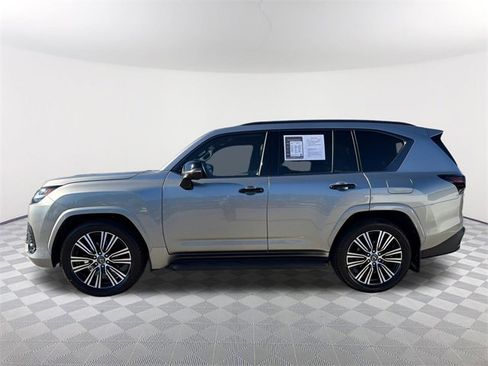 Used 2024 Lexus LX 600 4WD w/ Luxury Package image 8