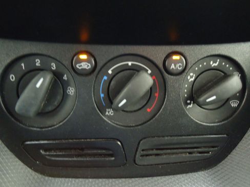 Used 2018 Ford Transit Connect XL image 16