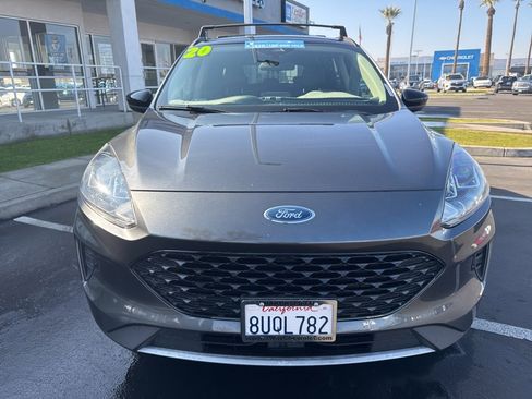 Used 2020 Ford Escape SE Sport image 2
