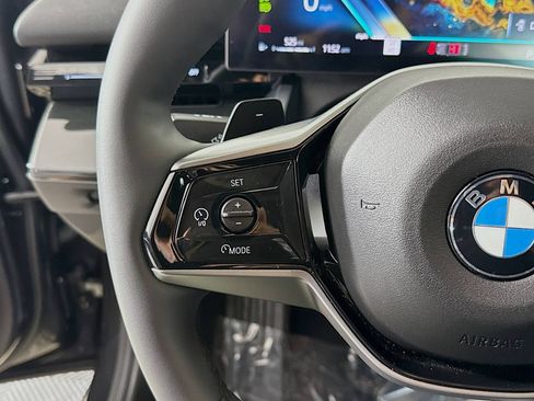 Used 2025 BMW 530i image 11