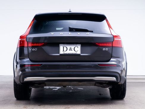 Used 2025 Volvo V60 B5 Cross Country Plus AWD/4WD image 4