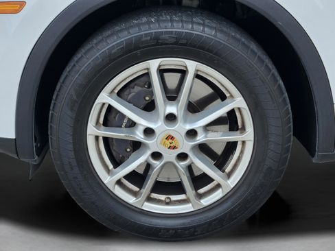 Certified 2016 Porsche Cayenne image 14