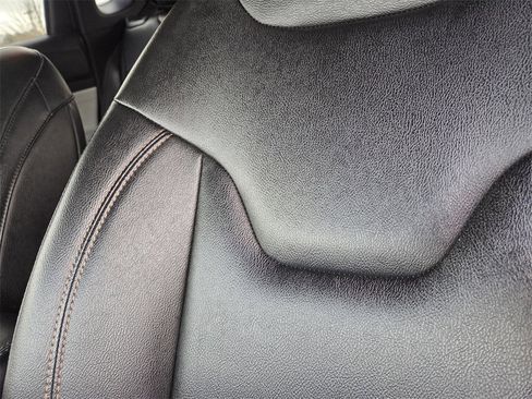 Used 2024 Jeep Compass Limited image 14