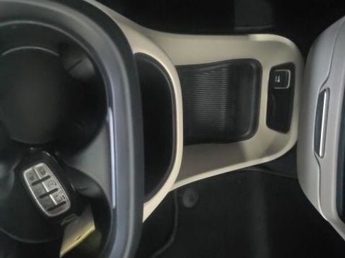 Used 2023 Chrysler Pacifica Touring-L FWD image 22