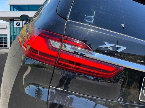 Used 2020 BMW X7 xDrive40i w/ Premium Package AWD/4WD image 23