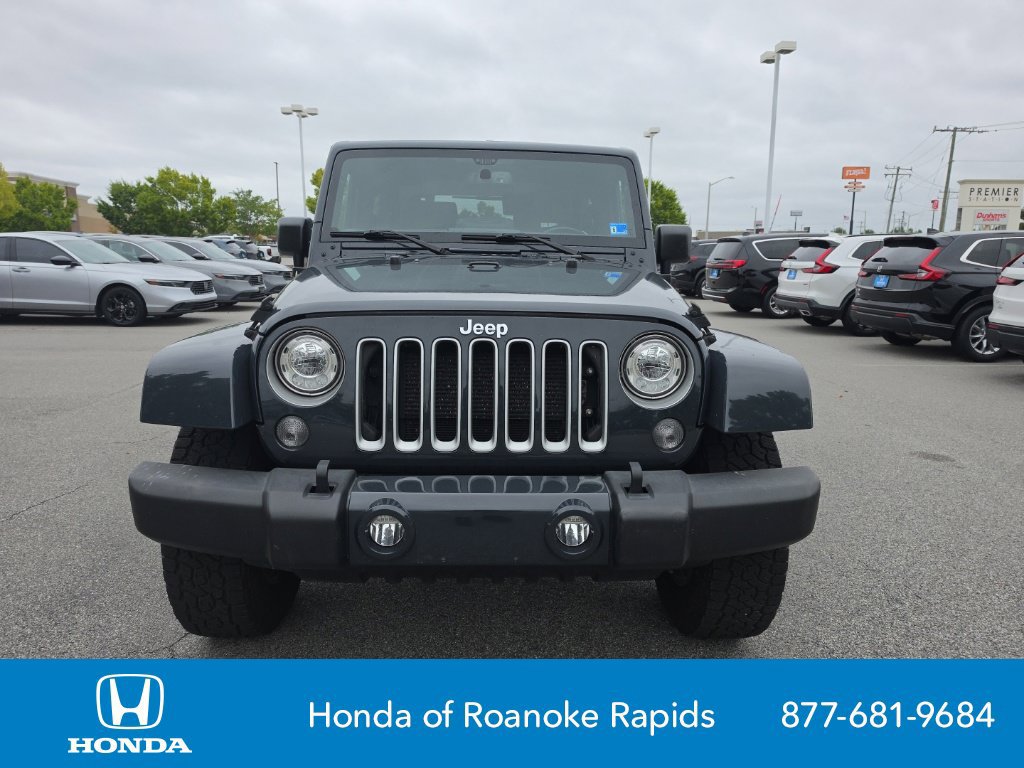 Used 2018 Jeep Wrangler Sahara w/ Dual Top Group AWD/4WD image 8