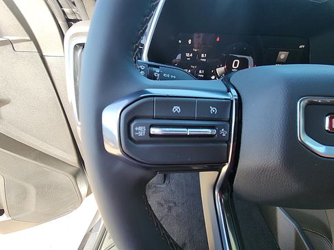 New 2026 GMC Canyon AT4 image 19