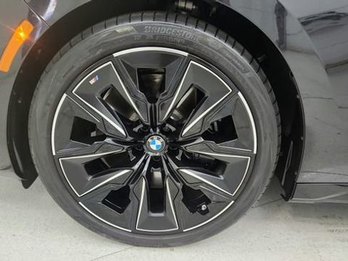 Used 2026 BMW 740i w/ Premium Package RWD image 97