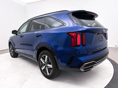Used 2021 Kia Sorento S image 14