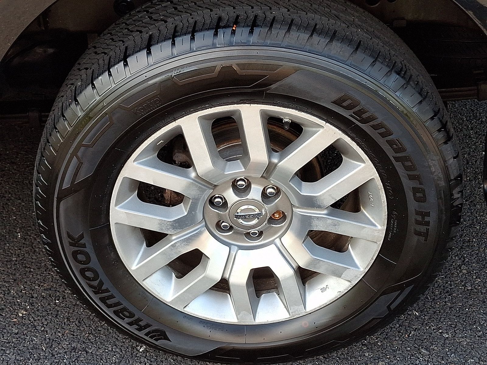 Used 2011 Nissan Frontier SL w/ Moonroof Pkg AWD/4WD image 10