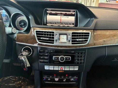 Used 2014 Mercedes-Benz E 350 4MATIC w/ Premium 1 Package image 20