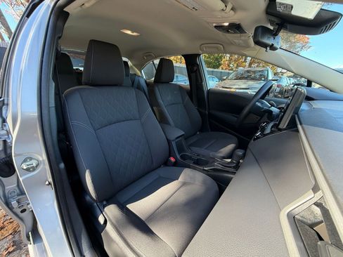 Used 2025 Toyota Corolla LE image 34