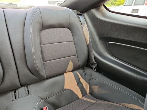Used 2015 Ford Mustang Coupe RWD image 15