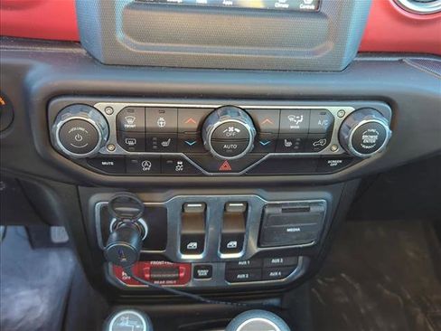 Used 2019 Jeep Wrangler Rubicon w/ Steel Bumper Group image 19