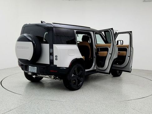 New 2026 Land Rover Defender 110 X-Dynamic SE image 11