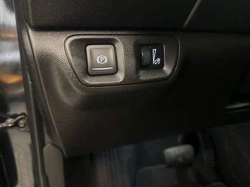 Used 2023 GMC Acadia SLT w/ Elevation Edition FWD image 24