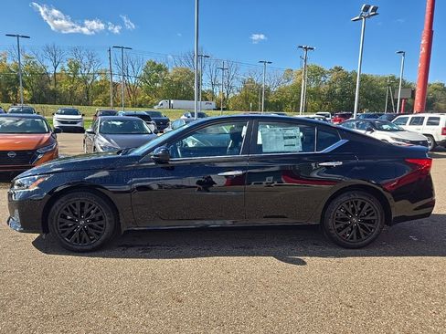 New 2025 Nissan Altima 2.5 SV image 4