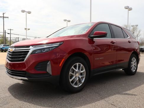 Used 2024 Chevrolet Equinox LT w/ LPO, Floor Liner Package FWD image 6