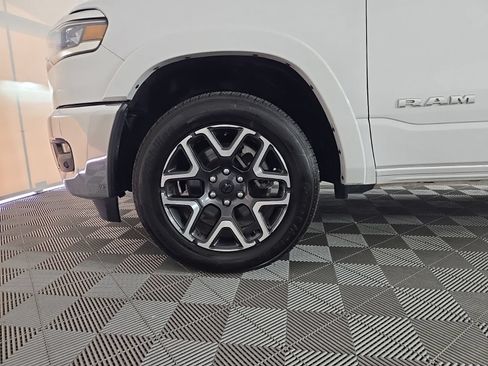 Used 2025 RAM 1500 Laramie AWD/4WD image 7