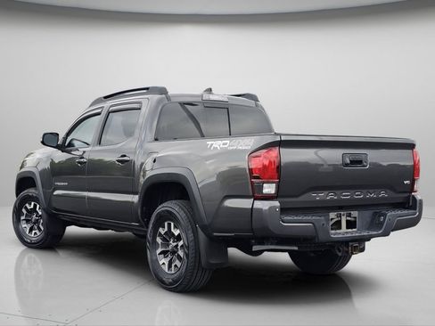 Used 2018 Toyota Tacoma TRD Off-Road AWD/4WD image 23