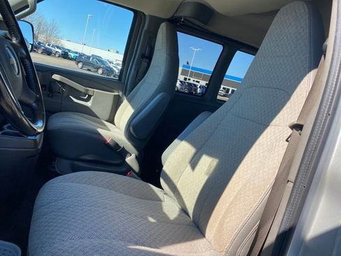 Certified 2021 Chevrolet Express 2500 LT w/ LT Preferred Equipment Group image 12