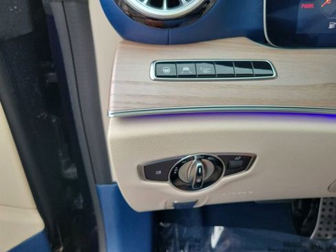 Used 2018 Mercedes-Benz E 400 E 400 image 26