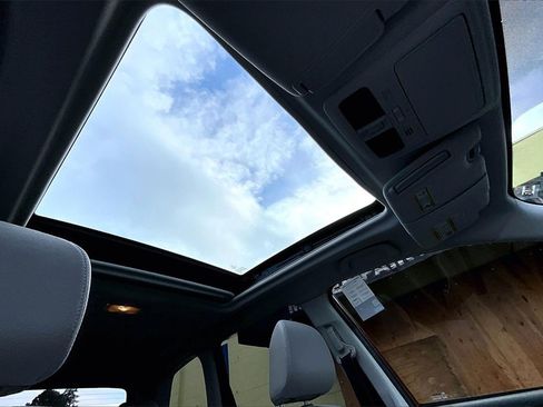 Used 2014 Subaru Forester 2.5i Premium w/ All-Weather Package image 15