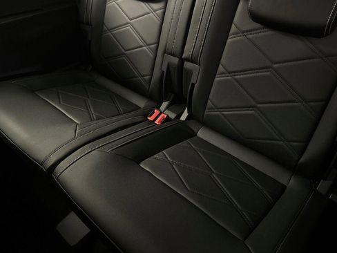 New 2026 Volkswagen Atlas SE image 14