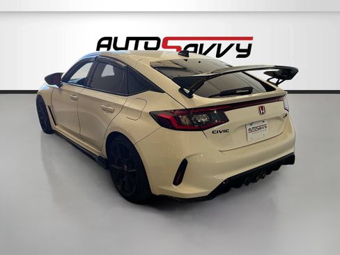 Used 2024 Honda Civic Type R image 5