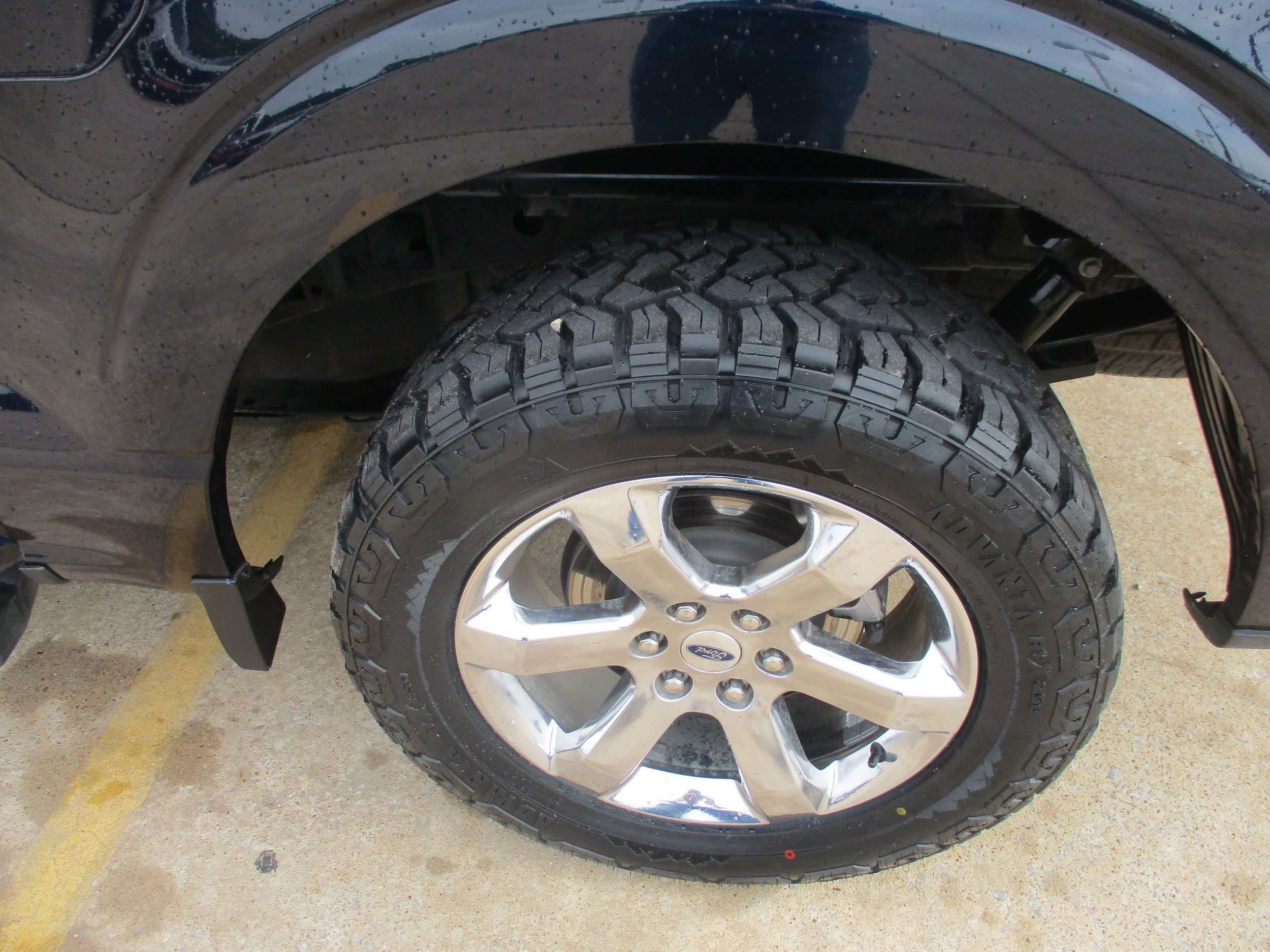 Used 2023 Ford F150 Lariat w/ FX4 Off-Road Package AWD/4WD image 7