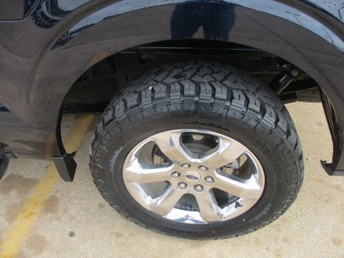 Used 2023 Ford F150 Lariat w/ FX4 Off-Road Package AWD/4WD image 7
