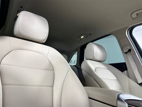Certified 2022 Mercedes-Benz GLC 300 image 19
