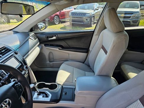 Used 2012 Toyota Camry LE FWD image 6