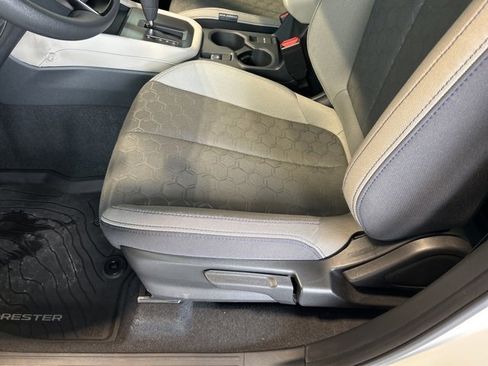 Used 2025 Subaru Forester image 9