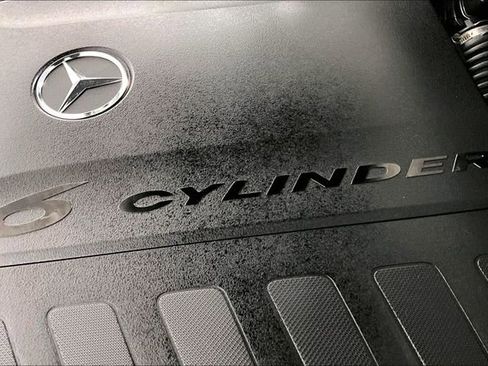 Used 2023 Mercedes-Benz GLS 450 4MATIC image 32