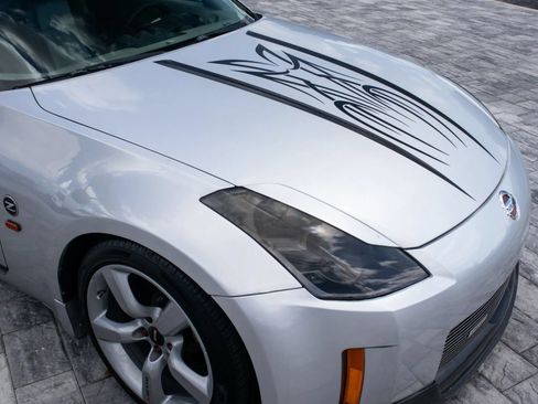 Used 2006 Nissan 350Z Touring RWD image 11