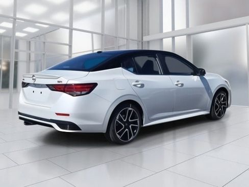 New 2025 Nissan Sentra SR image 5