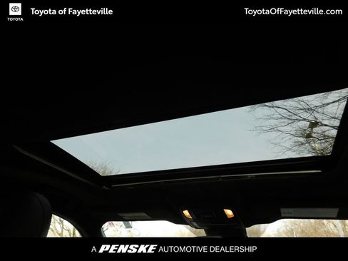 Used 2023 Toyota Highlander XSE image 6