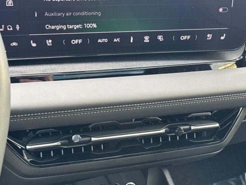New 2025 Audi Q6 e-tron Premium Plus image 20