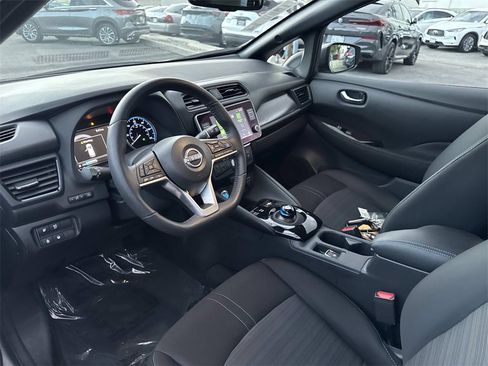 Used 2025 Nissan Leaf SV Plus image 12