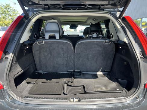 Used 2022 Volvo XC90 T5 Momentum w/ Climate Package AWD/4WD image 13