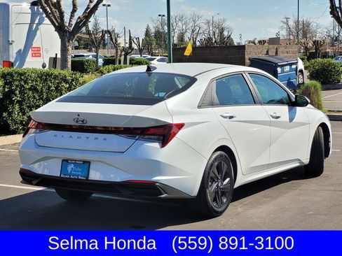 Used 2021 Hyundai Elantra SEL image 5